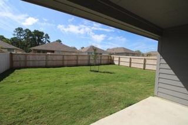 210 Barton Creek Drive, Huntsville, TX 77340