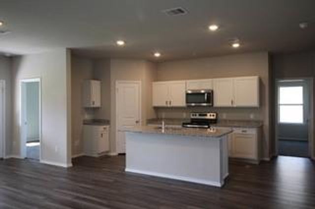 210 Barton Creek Drive, Huntsville, TX 77340