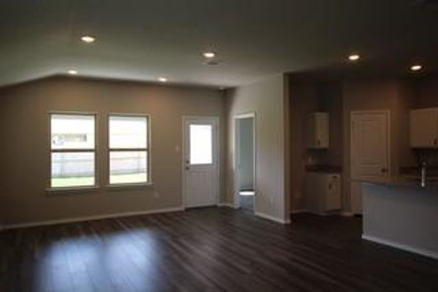 210 Barton Creek Drive, Huntsville, TX 77340