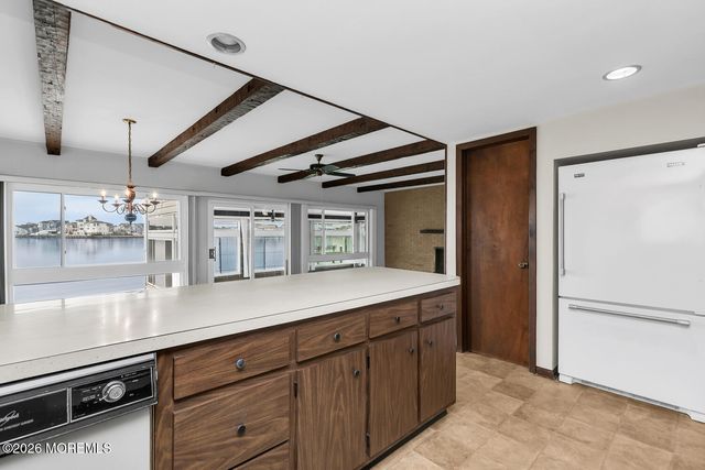 521 Bayview Drive, Toms River, NJ 08753