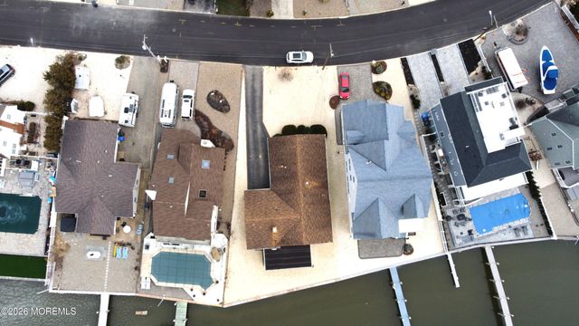 521 Bayview Drive, Toms River, NJ 08753