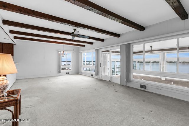 521 Bayview Drive, Toms River, NJ 08753