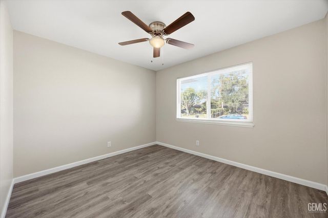613 Zinnia Street, Bakersfield, CA 93307