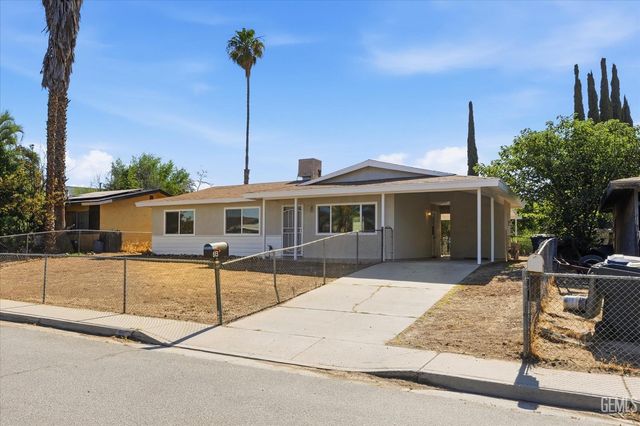 613 Zinnia Street, Bakersfield, CA 93307
