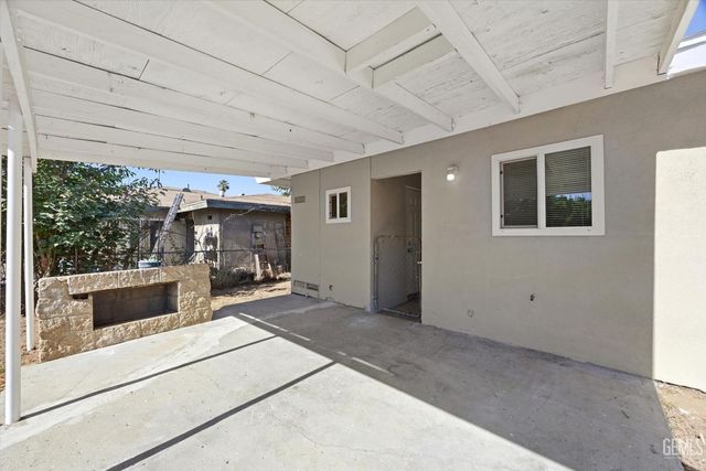613 Zinnia Street, Bakersfield, CA 93307