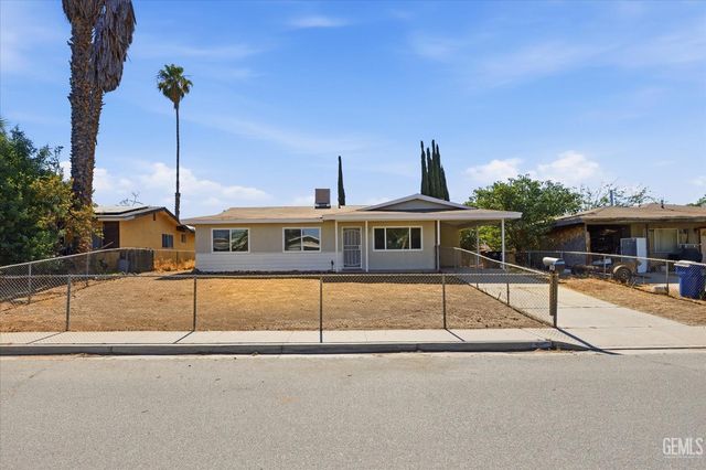 613 Zinnia Street, Bakersfield, CA 93307