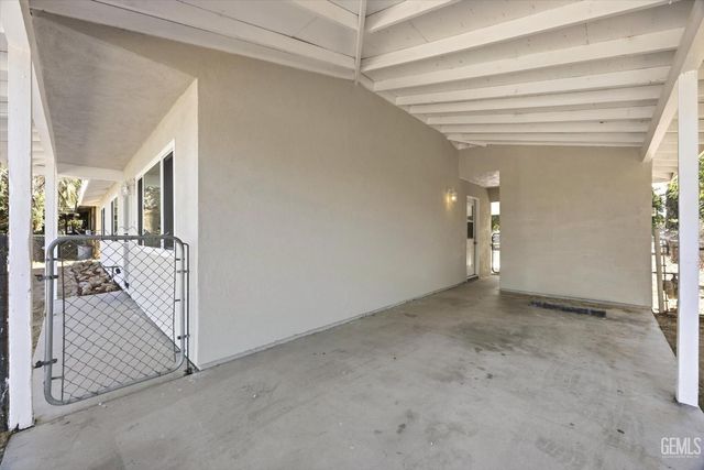 613 Zinnia Street, Bakersfield, CA 93307