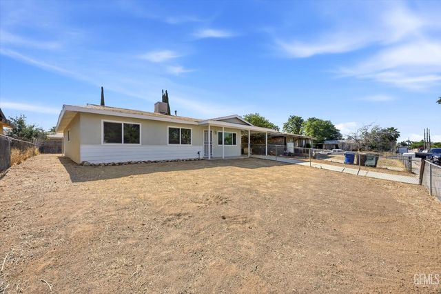 613 Zinnia Street, Bakersfield, CA 93307