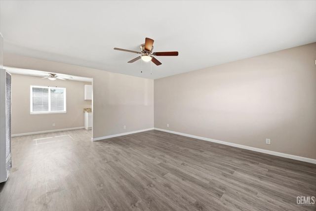 613 Zinnia Street, Bakersfield, CA 93307