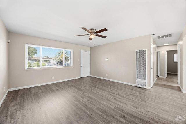 613 Zinnia Street, Bakersfield, CA 93307