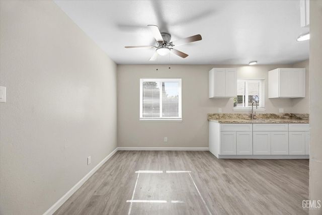 613 Zinnia Street, Bakersfield, CA 93307