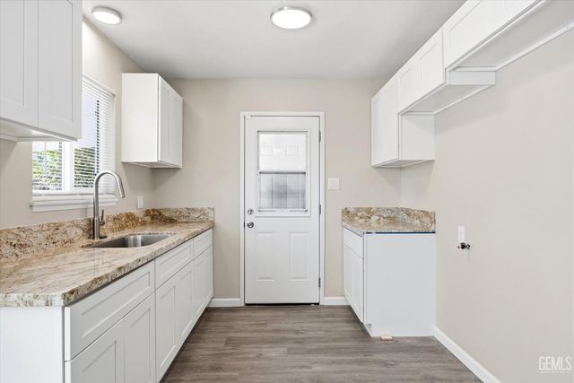 613 Zinnia Street, Bakersfield, CA 93307