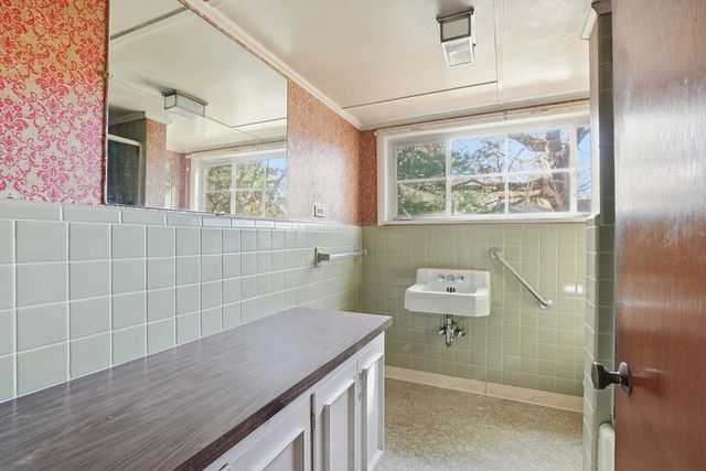 19 Puritan Way, Duxbury, MA 02332