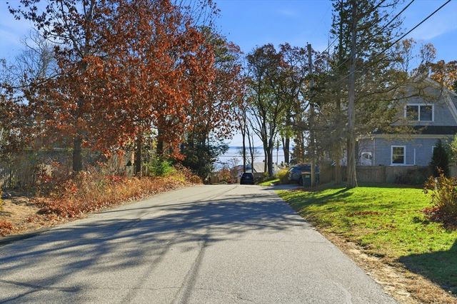 19 Puritan Way, Duxbury, MA 02332