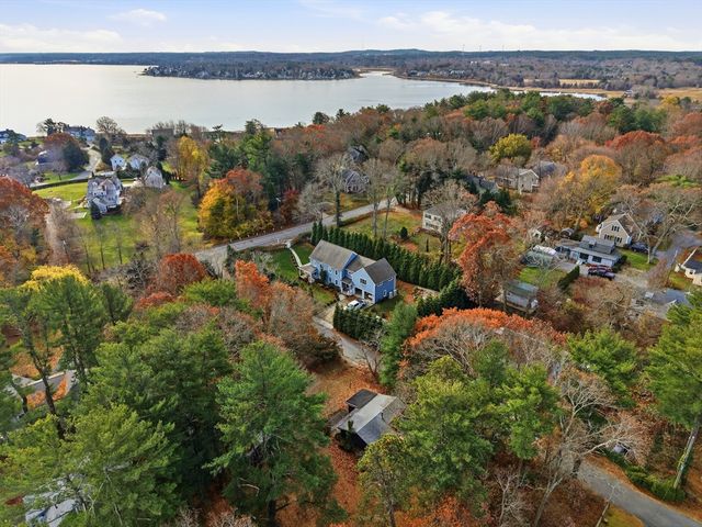 19 Puritan Way, Duxbury, MA 02332