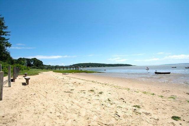 19 Puritan Way, Duxbury, MA 02332