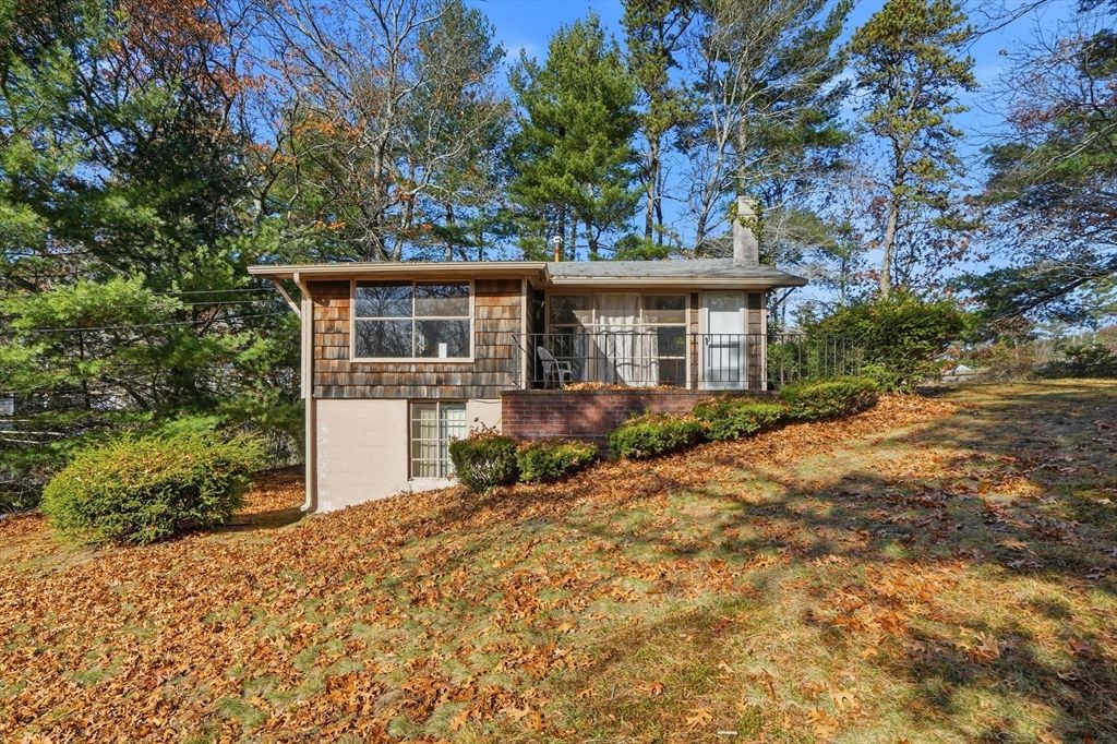 19 Puritan Way, Duxbury, MA 02332