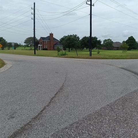 5625 County Road 45, Angleton, TX 77515
