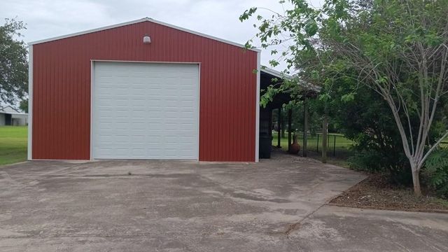 5625 County Road 45, Angleton, TX 77515