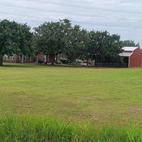 5625 County Road 45, Angleton, TX 77515