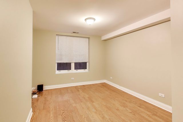 1549 W Sherwin Avenue 106, Chicago, IL 60626