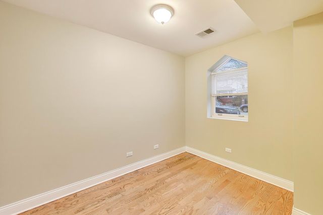 1549 W Sherwin Avenue 106, Chicago, IL 60626