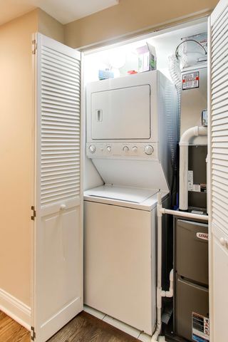 1549 W Sherwin Avenue 106, Chicago, IL 60626