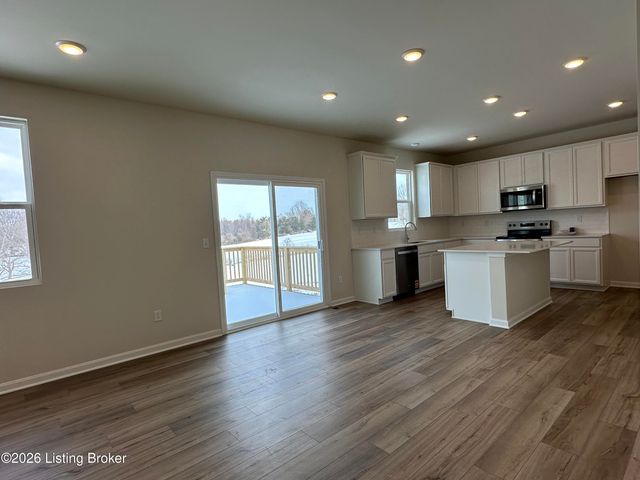 8307 Fairmount Rd, Louisville, KY 40291