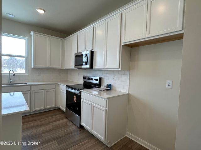 8307 Fairmount Rd, Louisville, KY 40291