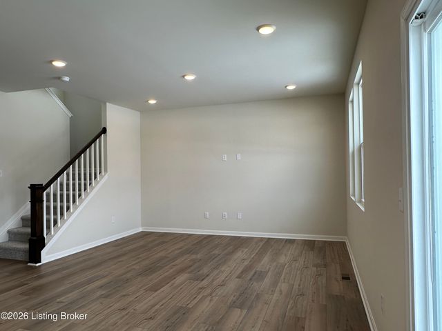 8307 Fairmount Rd, Louisville, KY 40291