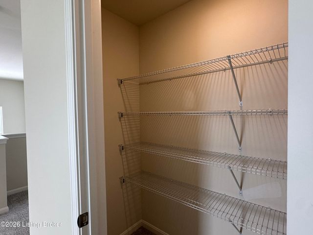 8307 Fairmount Rd, Louisville, KY 40291