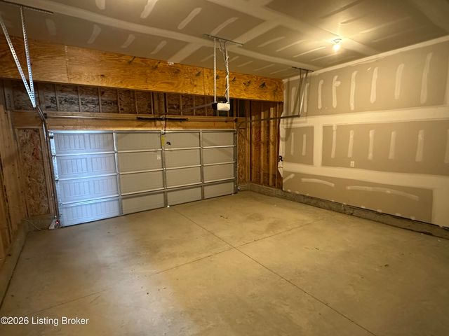 8307 Fairmount Rd, Louisville, KY 40291