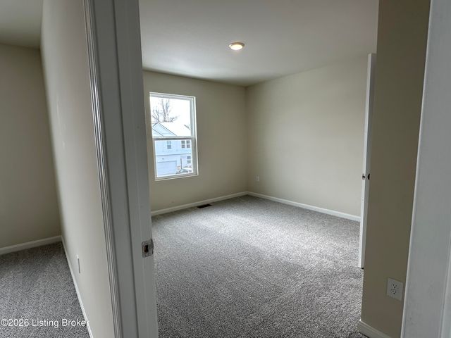 8307 Fairmount Rd, Louisville, KY 40291