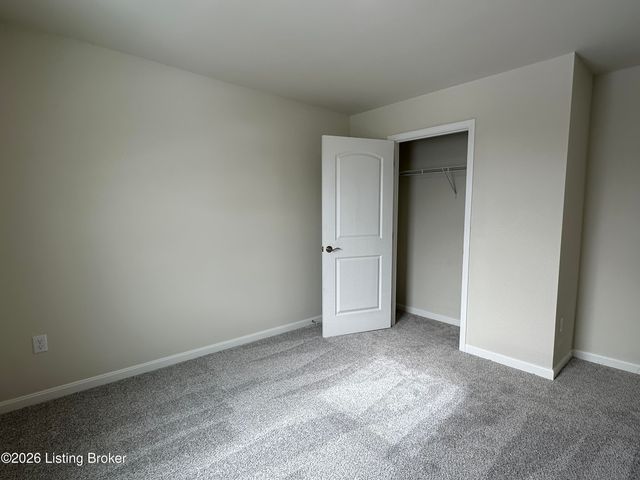 8307 Fairmount Rd, Louisville, KY 40291