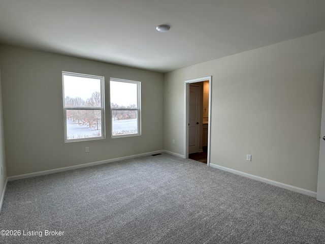 8307 Fairmount Rd, Louisville, KY 40291