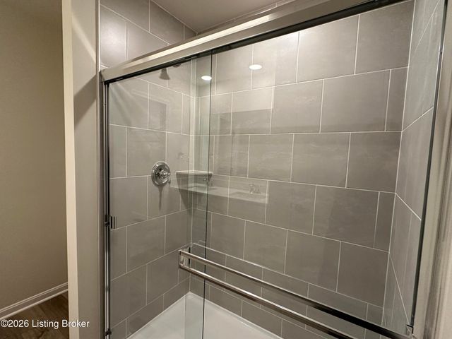 8307 Fairmount Rd, Louisville, KY 40291