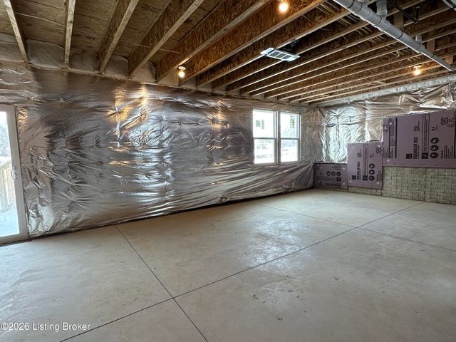 8307 Fairmount Rd, Louisville, KY 40291