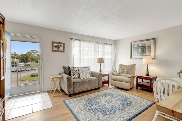 2929 SE Ocean Boulevard 117-7, Stuart, FL 34996