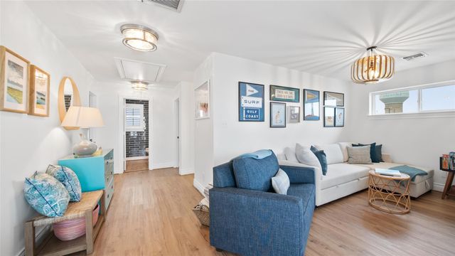 22805 Gulf Drive, Galveston, TX 77554