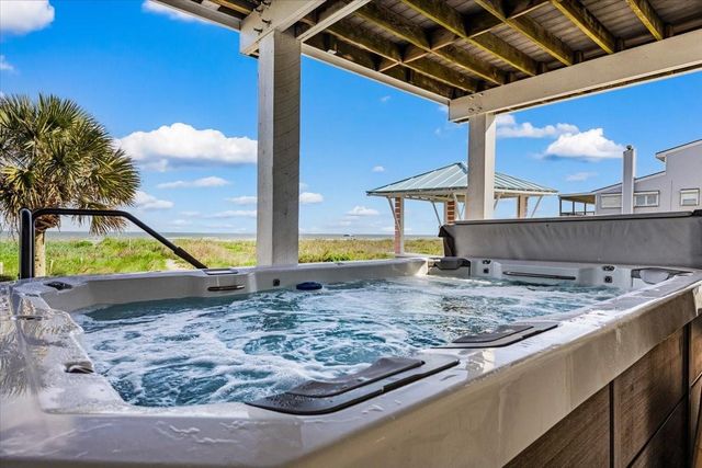 22805 Gulf Drive, Galveston, TX 77554