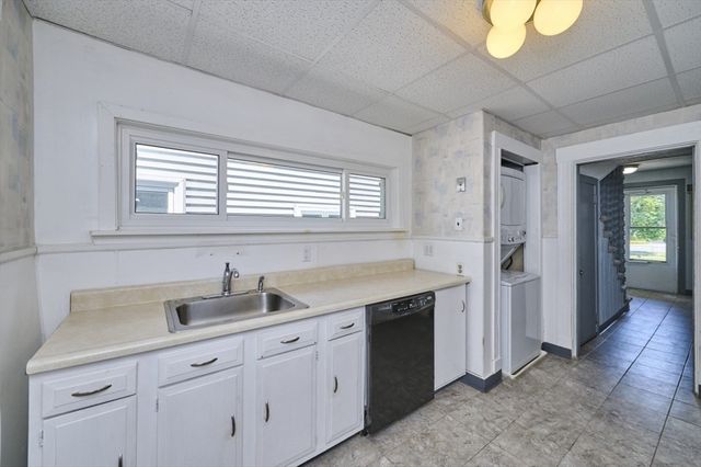 97 Sagamore St, Revere, MA 02151