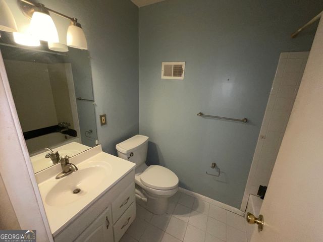 62 Jonathan Road, Riverdale, GA 30274