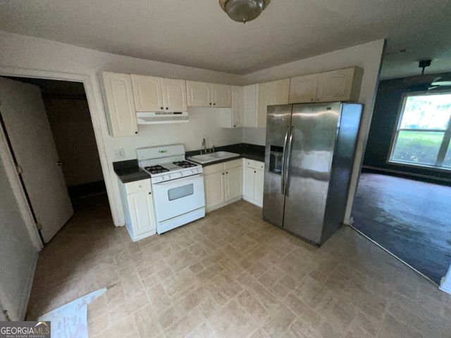 62 Jonathan Road, Riverdale, GA 30274