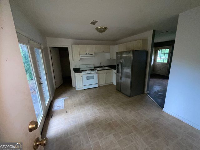 62 Jonathan Road, Riverdale, GA 30274