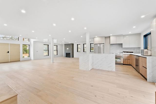 212 Central Ave, Needham, MA 02494