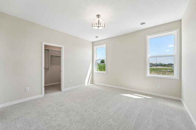 19182 Cloverleaf Way, Farmington, MN 55024