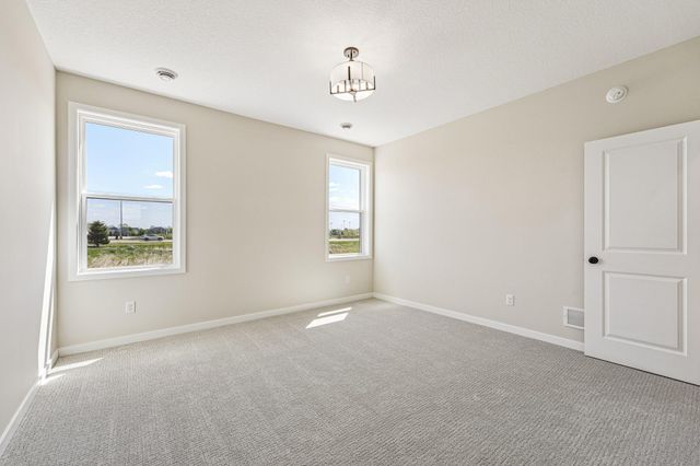 19182 Cloverleaf Way, Farmington, MN 55024