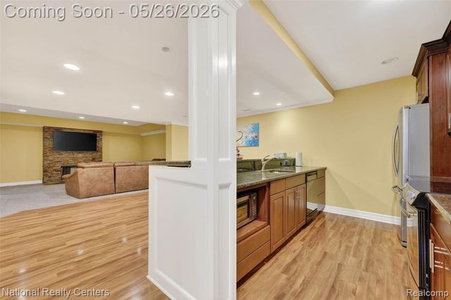 45907 Riviera Drive Drive, Northville, MI 48168