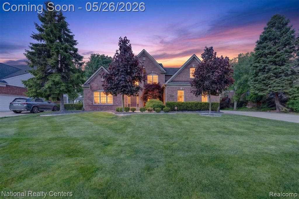 45907 Riviera Drive Drive, Northville, MI 48168
