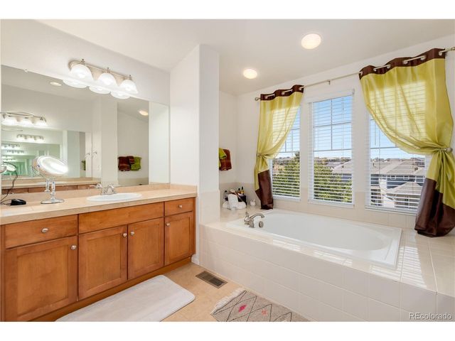 5205 S Haleyville Way, Aurora, CO 80016